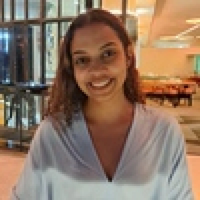 Foto da Profa. Aline Brito